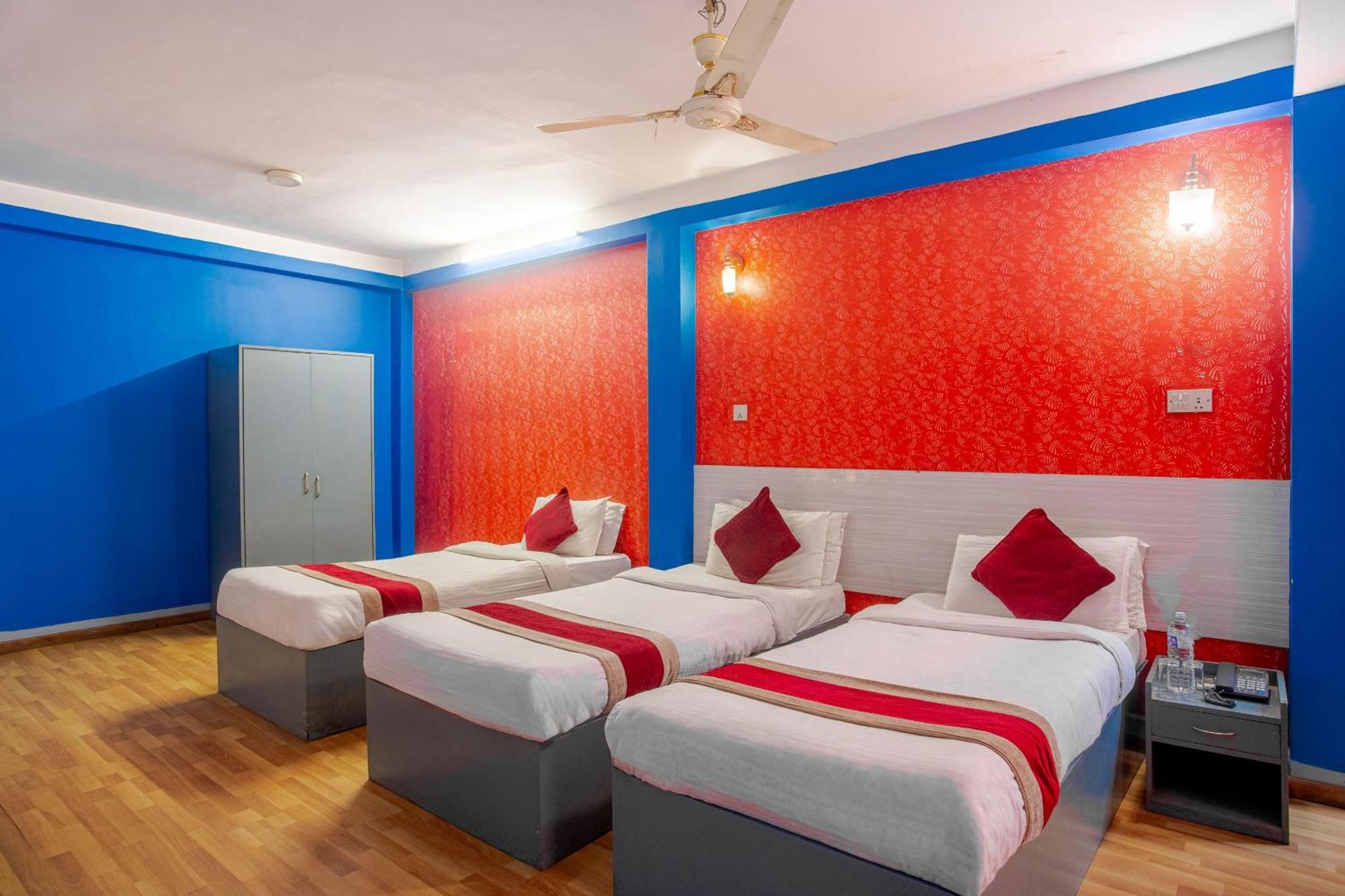 Oyo 808 Hotel Om Ganapati Pvt Ltd Catmandu Exterior foto