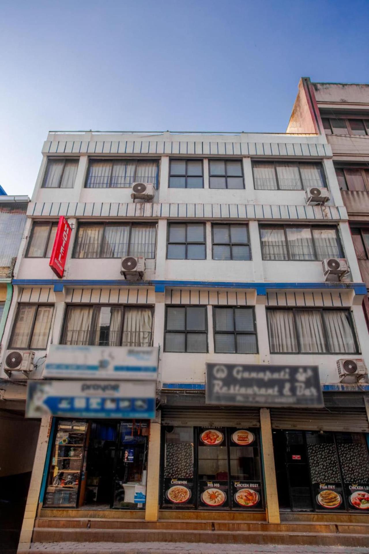 Oyo 808 Hotel Om Ganapati Pvt Ltd Catmandu Exterior foto