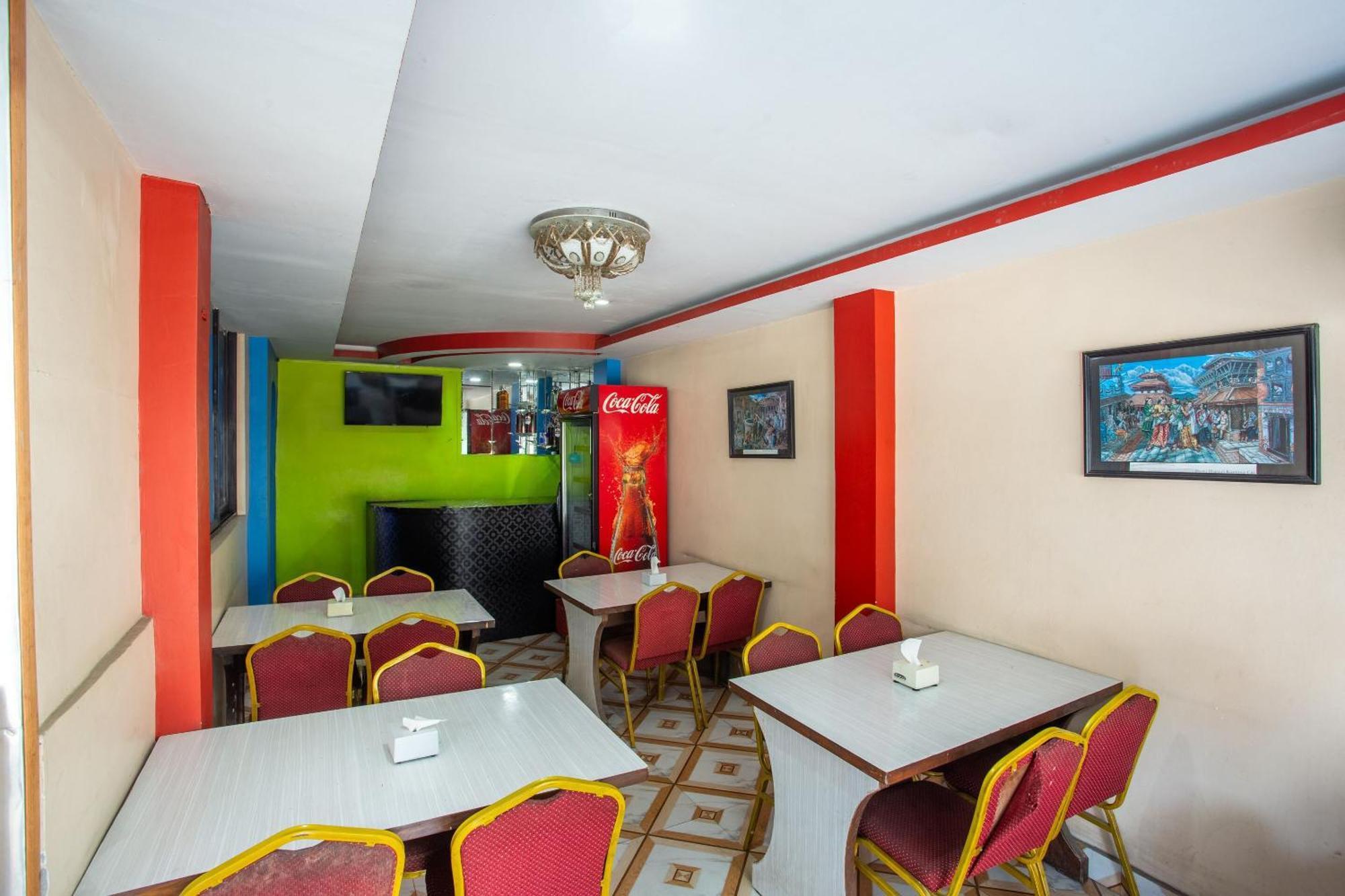 Oyo 808 Hotel Om Ganapati Pvt Ltd Catmandu Exterior foto
