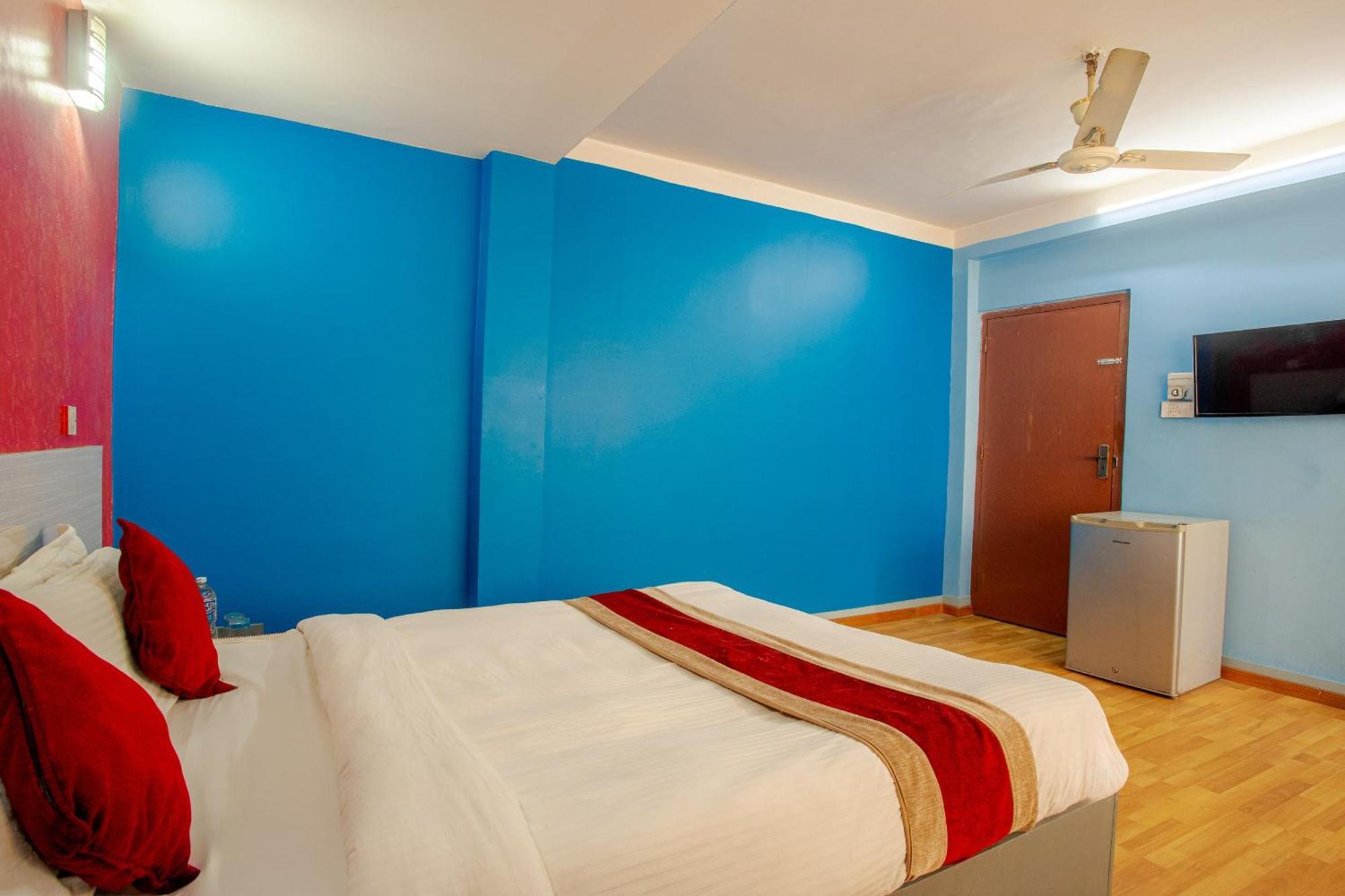 Oyo 808 Hotel Om Ganapati Pvt Ltd Catmandu Exterior foto