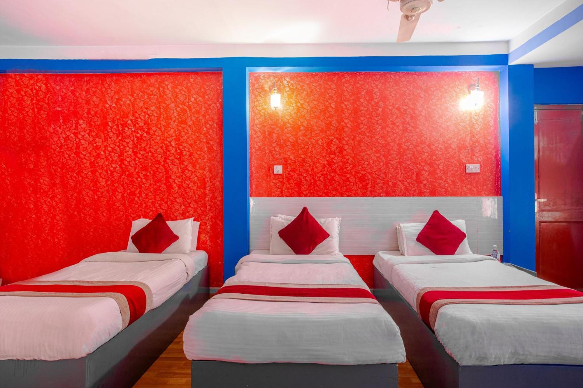 Oyo 808 Hotel Om Ganapati Pvt Ltd Catmandu Exterior foto